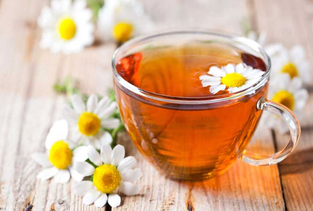 గ‌డ్డి చామంతి పూల టీ ని తాగితే క‌లిగే 9 ఆరోగ్య‌క‌ర‌మైన ప్ర‌యోజ‌నాలు..!