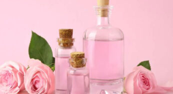 Rose Water For Face Beauty: రోజ్ వాట‌ర్‌తో ముఖ సౌంద‌ర్యాన్ని ఇలా పెంచుకోండి..!