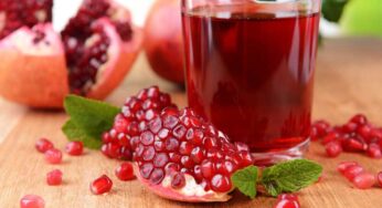 Pomegranate Juice : కొలెస్ట్రాల్, హైబీపీ స‌మ‌స్య‌ల‌కు చ‌క్క‌ని ఔష‌ధం.. దానిమ్మ పండ్ల జ్యూస్‌.. రోజూ ఒక్క గ్లాస్ తాగాలి..!