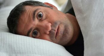 Sleeplessness : ఏం చేసినా నిద్ర ప‌ట్ట‌డం లేదా ? వీటిని తీసుకుంటే ప‌డుకున్న వెంట‌నే గాఢ నిద్ర‌లోకి జారుకుంటారు..!