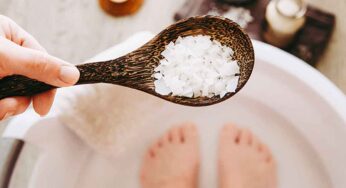 Epsom Salt Bath : స్నానం చేసే నీటిలో దీన్ని కాస్త వేసి స్నానం చేయండి.. ఎలాంటి అద్భుతాలు జ‌రుగుతాయో చూస్తారు..!