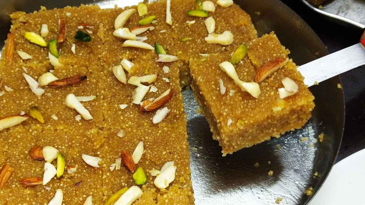 Wheat Rava Sweet : గోధుమ ర‌వ్వ‌తో స్వీట్‌ను ఇలా ఒక్కసారి చేసి తినండి ...