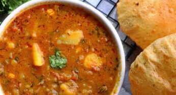 Delhi Style Puri Curry : పూరీ క‌ర్రీని ఢిల్లీ స్టైల్‌లో ఇలా ఎప్పుడైనా చేశారా.. ఎంతో టేస్టీగా ఉంటుంది.. ఎలా చేయాలంటే..?