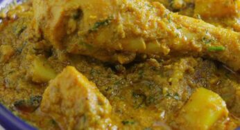 Aloo Chicken Kurma : చికెన్ కుర్మాను ఆలు వేసి ఇలా చేస్తే.. నోట్లో నీళ్లూర‌తాయి..!