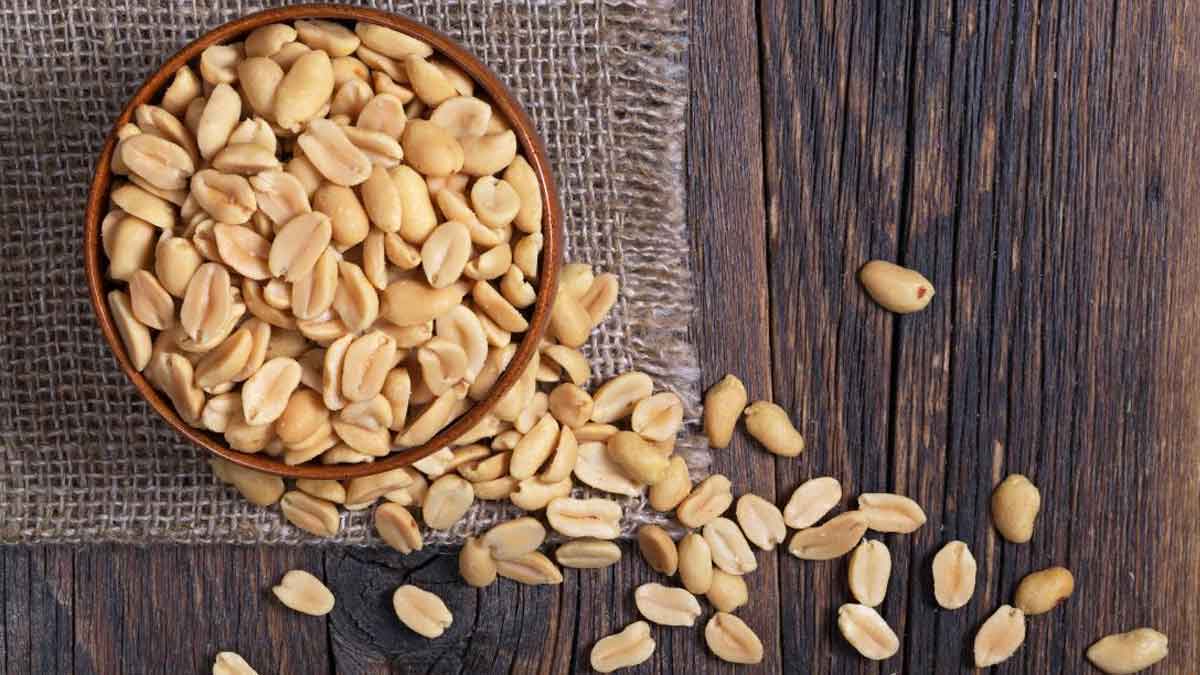 take peanuts in the evening to prevent heart attacks 