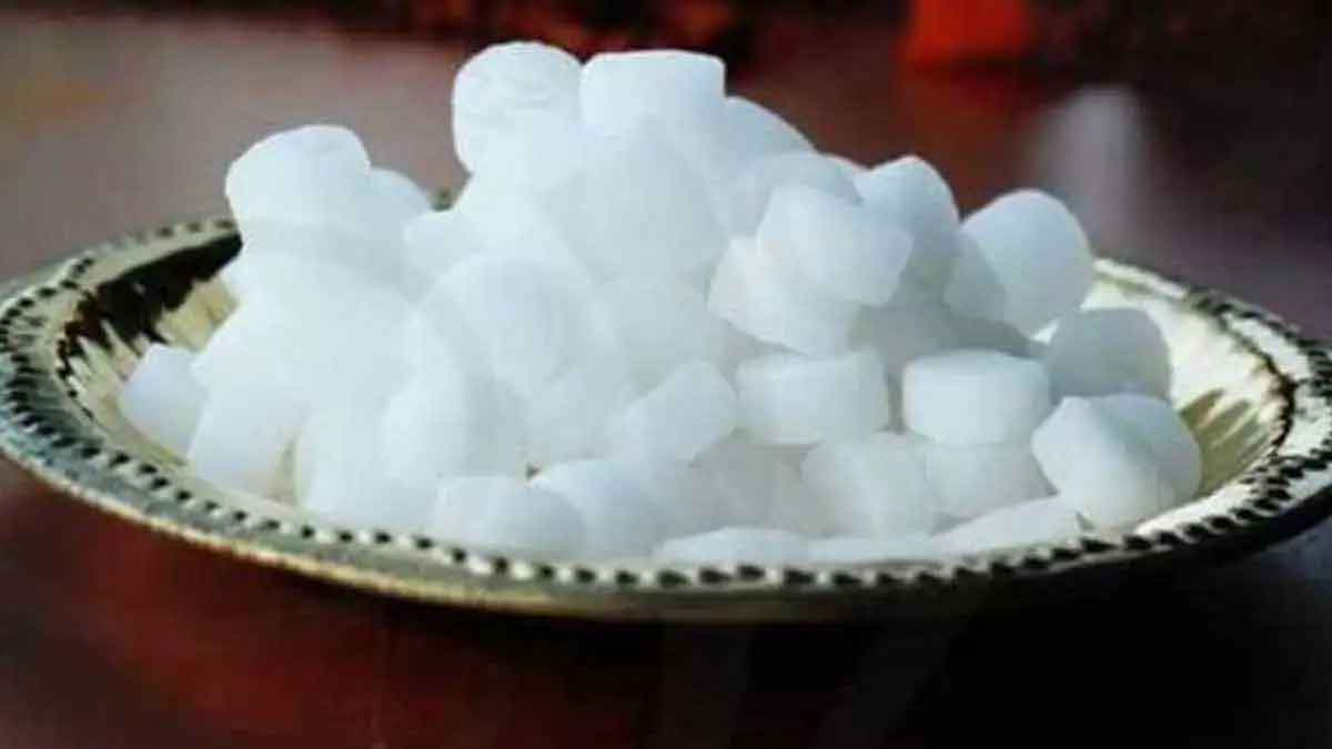 what happens if you light camphor in home