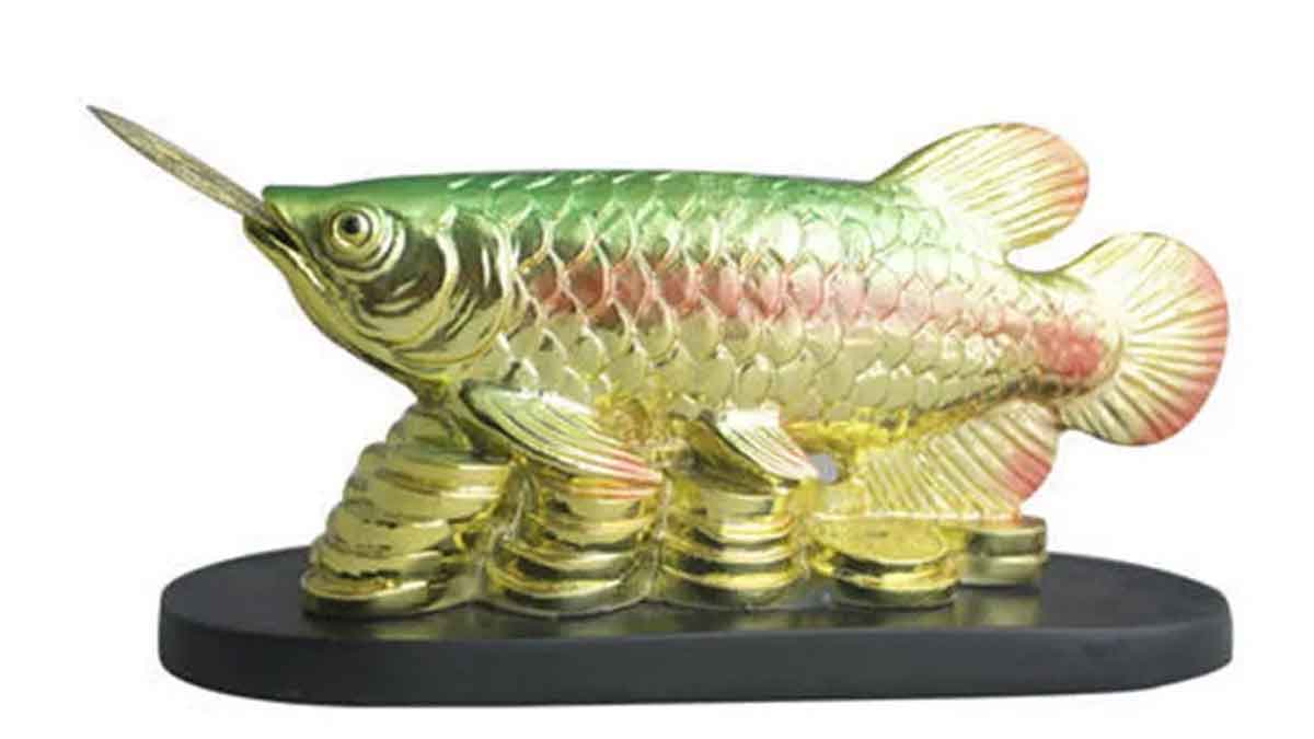 put a fish like this and keep a coin in its mouth 