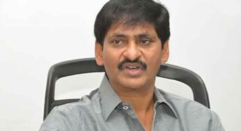 SV Krishna Reddy : ఎస్‌వీ కృష్ణారెడ్డి హీరోయిన్ల‌కు వెండి ప‌ళ్లెంలో డబ్బులు పెట్టి చీర‌లు ఇచ్చేవారా.. ఎందుకు..?