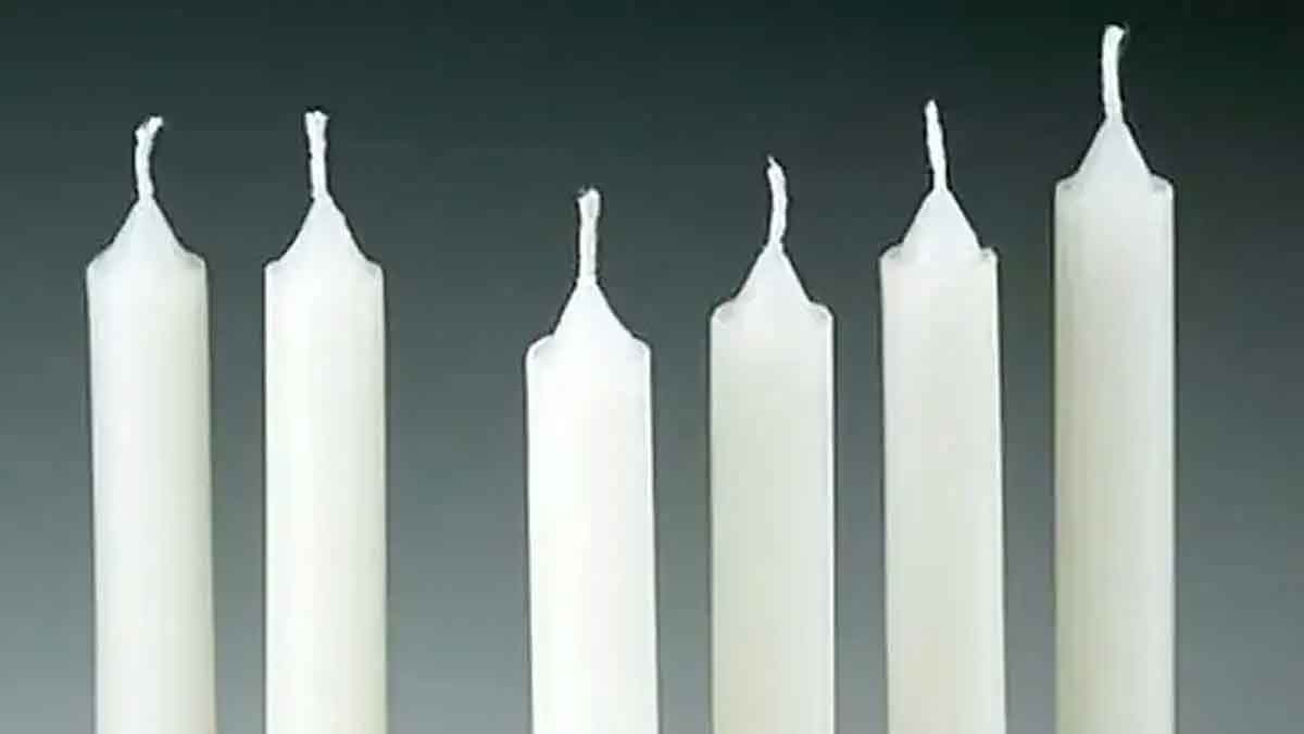 lit candles according to vastu like this 