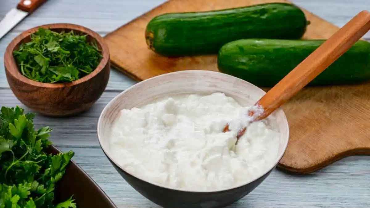 do not mix curd with these foods at any cost 