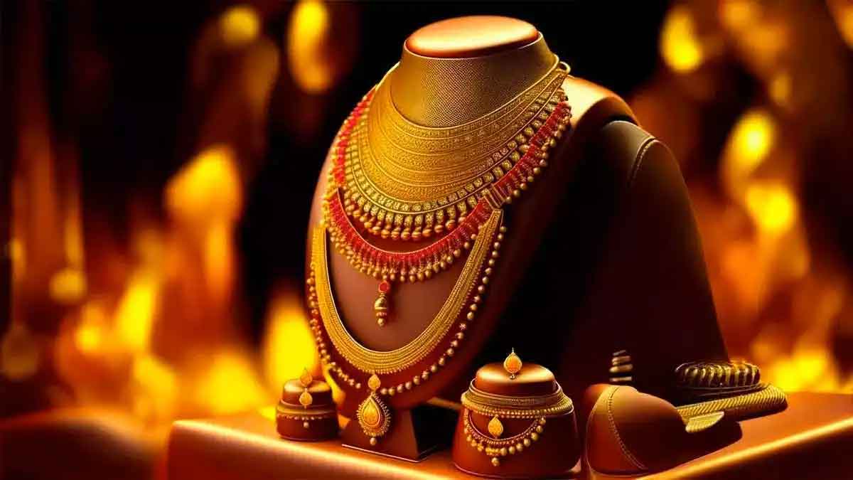 if you are seeing golden jewelry in dreams then know the meaning 