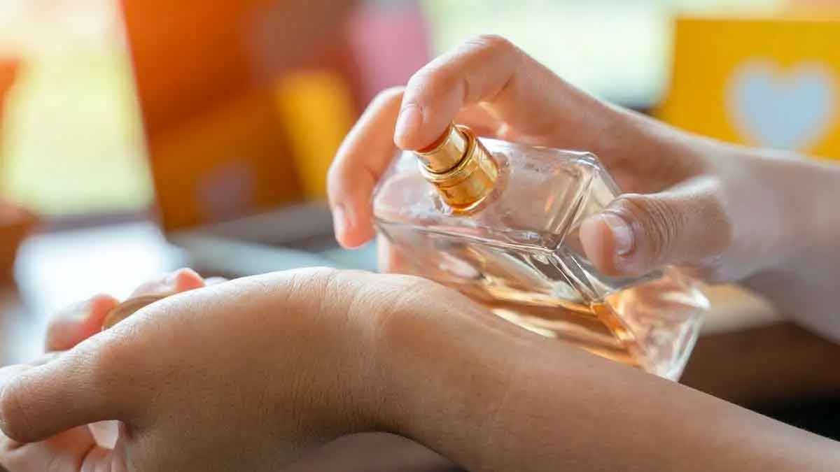 how to keep perfume longer times on body 