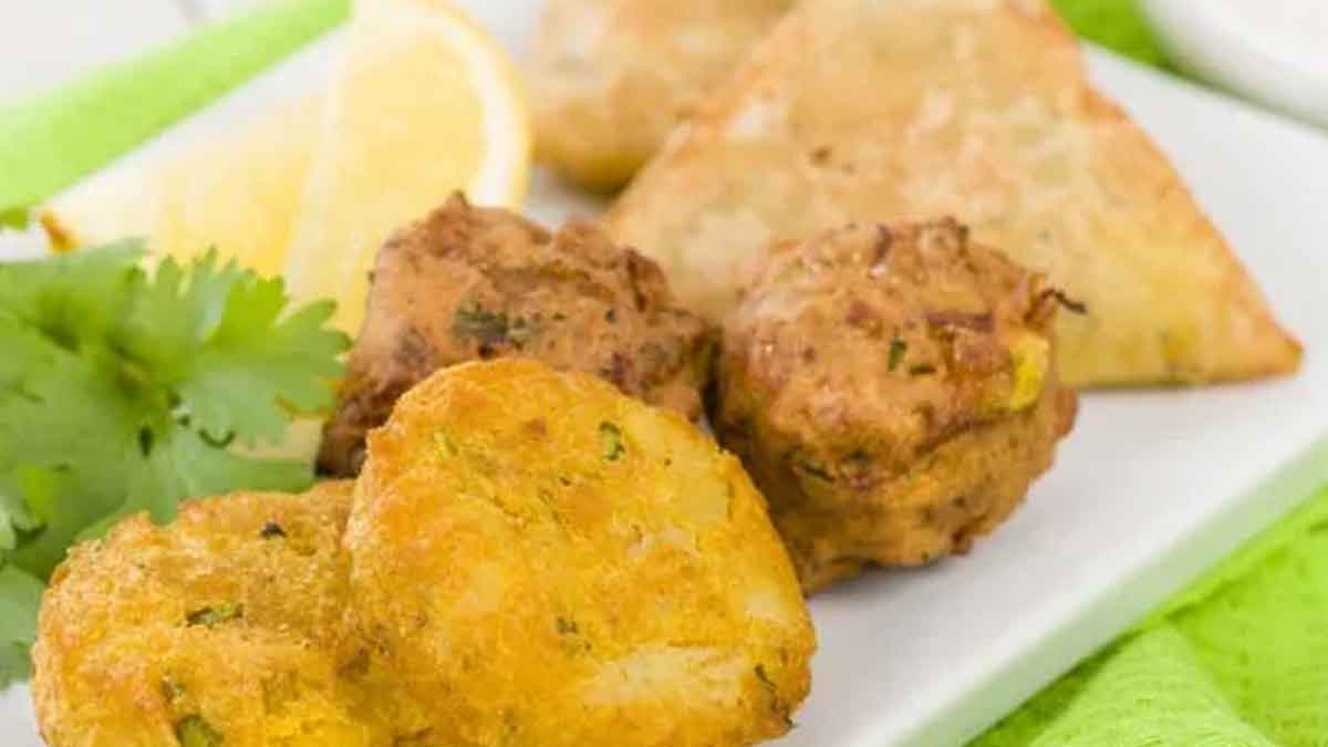 potato paneer chilli pakoda recipe in telugu make like this 