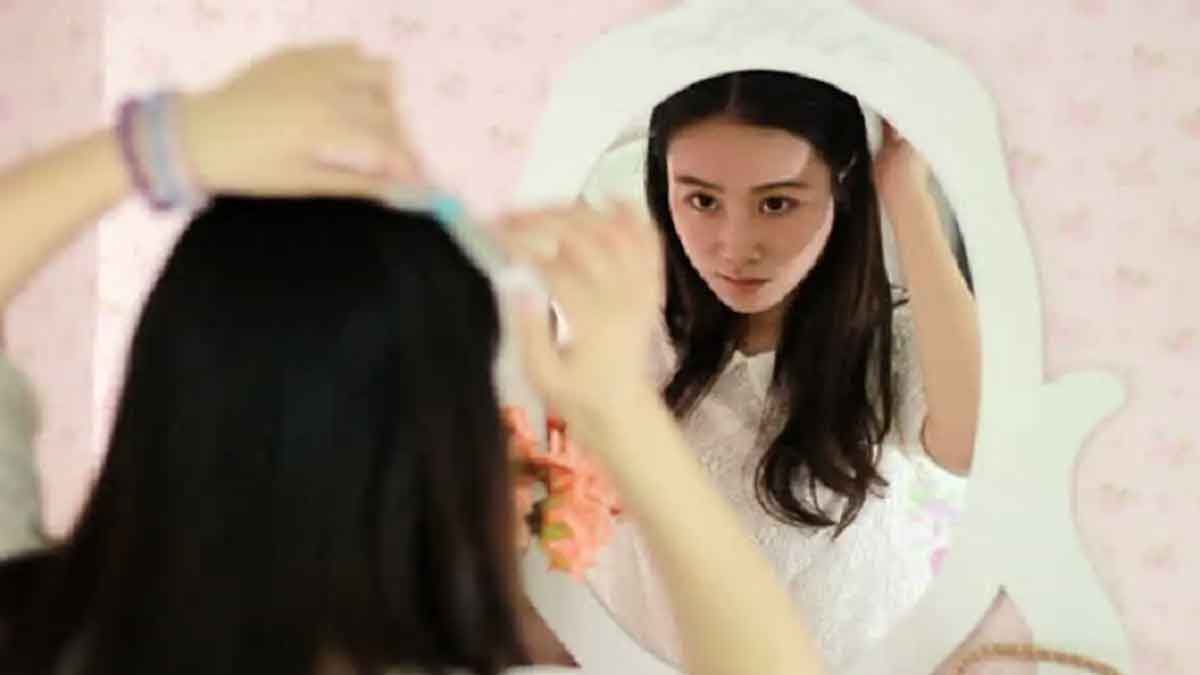 is seeing in mirror after wakeup is good or what 