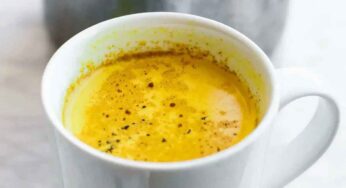 Turmeric Milk : అర టీస్పూన్ పాల‌లో మ‌రిగించి తీసుకుంటే.. షుగ‌ర్‌, కొలెస్ట్రాల్‌, గుండె పోటు రావు..