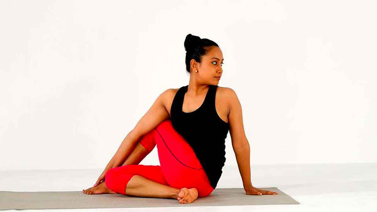 how to do ardha matsyendrasana and know its benefits 