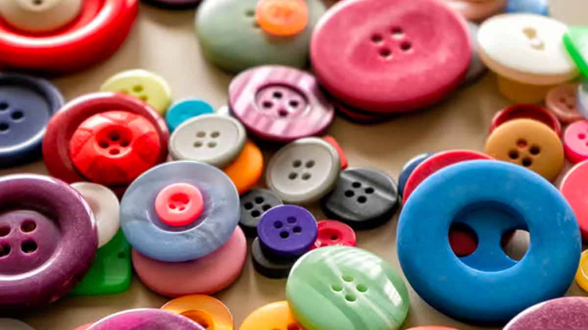 you can earn good income with button making business 