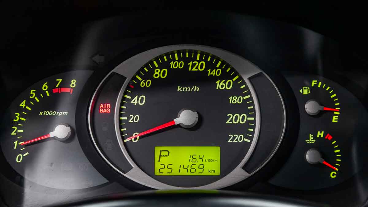 if your car is not giving mileage then follow these tips 