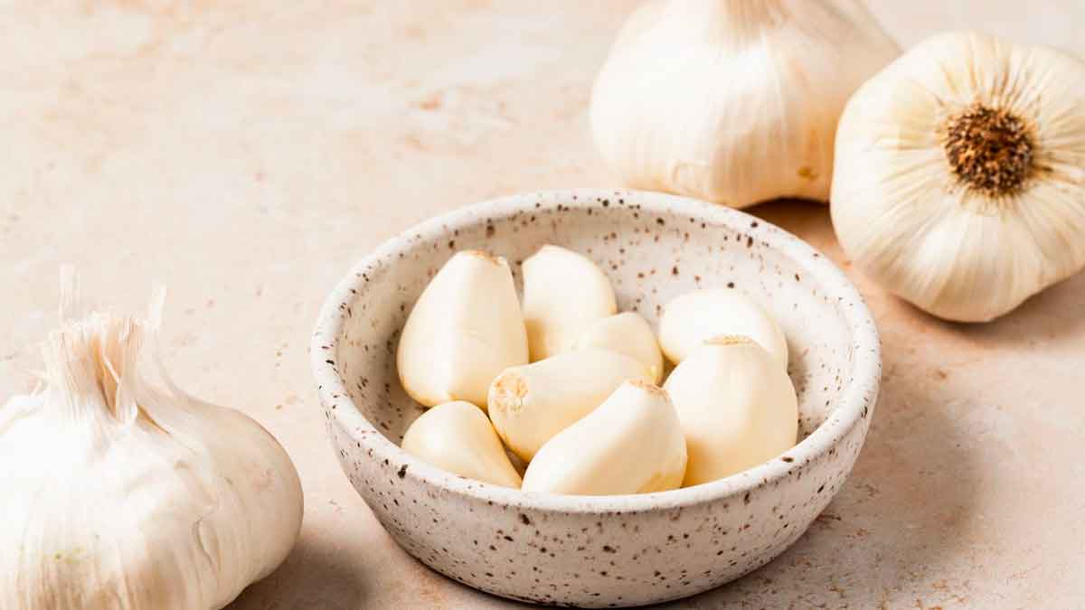 many wonderful health benefits of taking garlic on empty stomach 