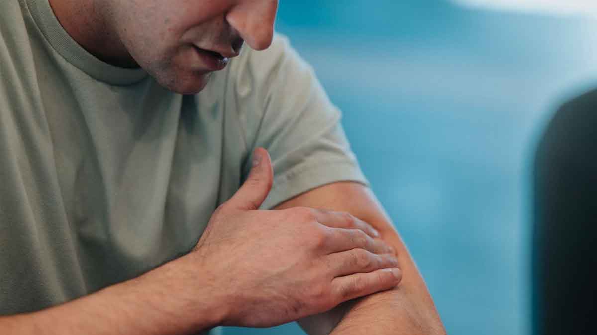 if your left hand is in pain then that might be related to heart health 