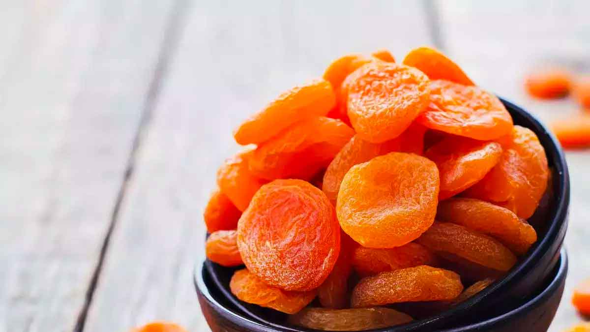 take apricots in this season for many benefits 