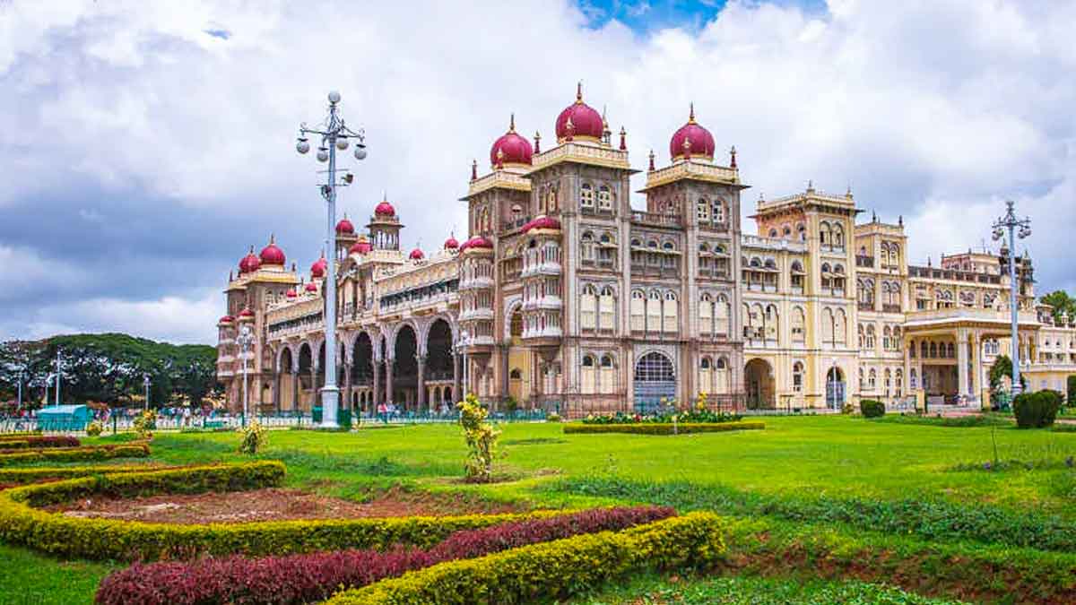 why karnataka chose bengaluru as capital over mysuru 