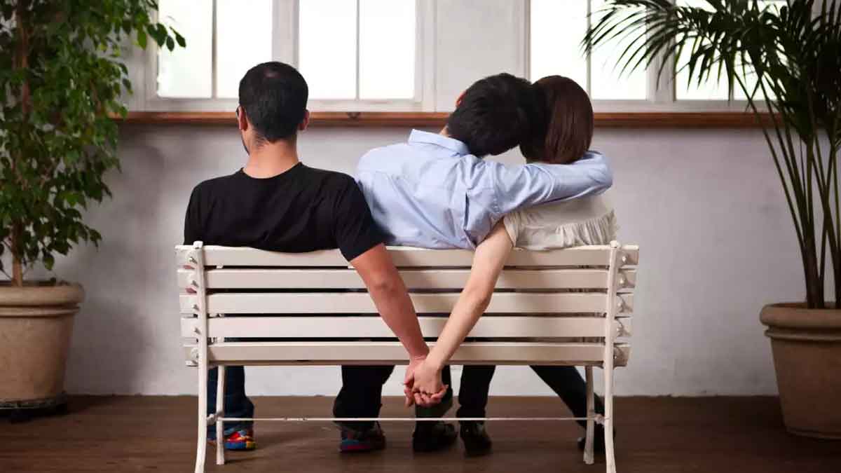 why women want extra marital affair some times 