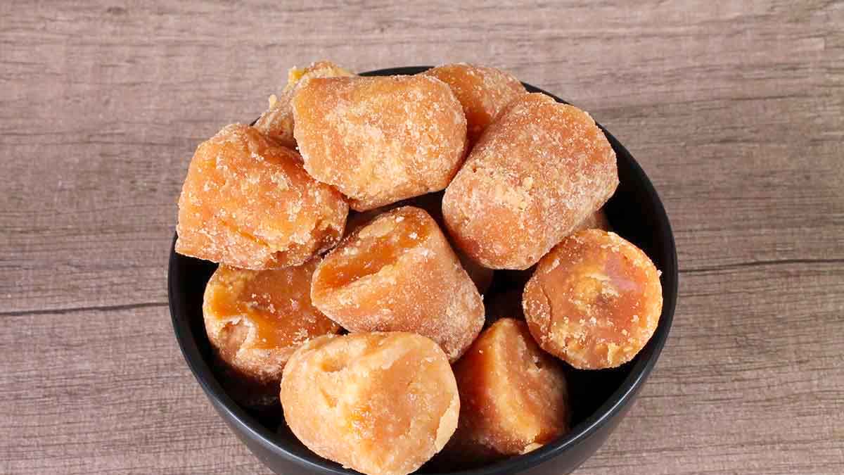 why we use jaggery for sweets making 