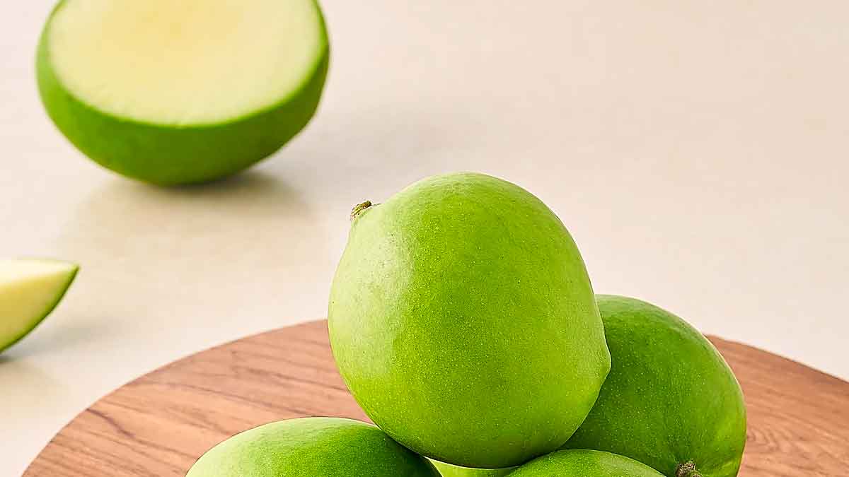 take raw mango like this for many wonderful health benefits 