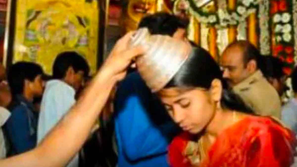 why poojari put shatha gopam on our head 