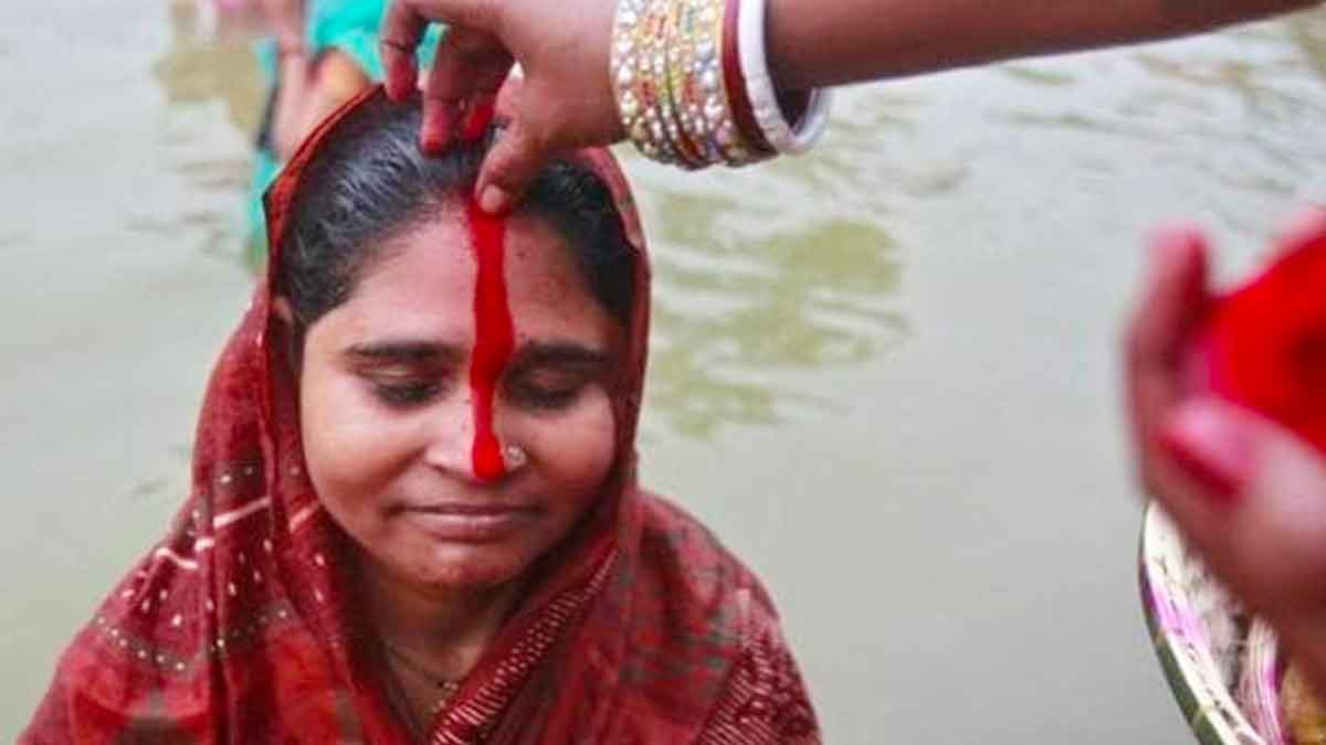 why people wear sindhur on forehead 