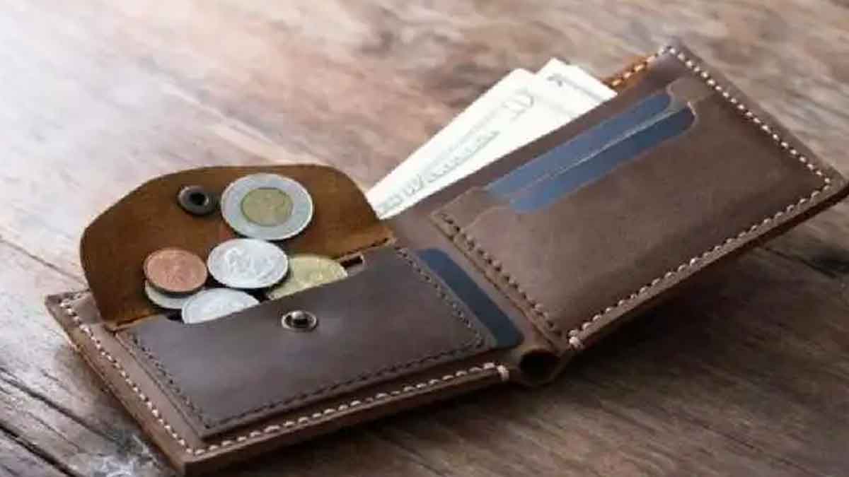 do not keep these items in your wallet 