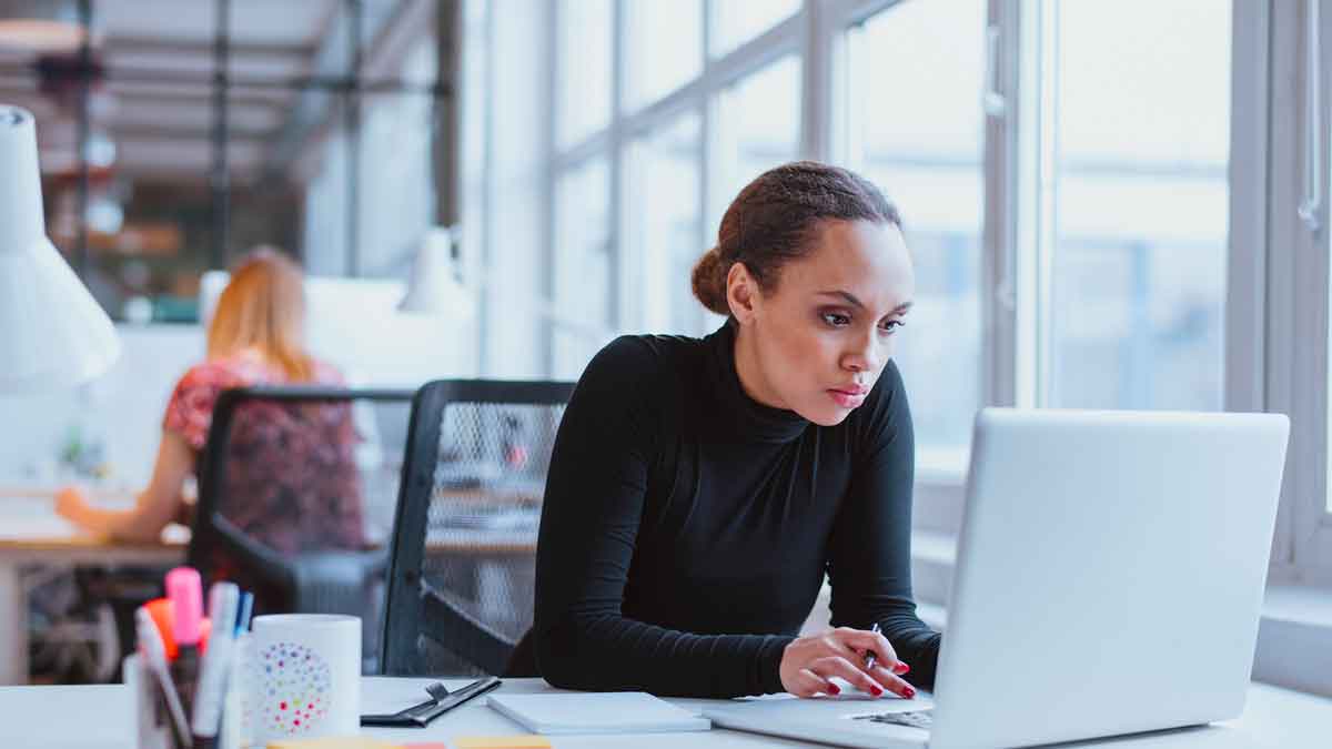 if women working on computers by sitting know this 