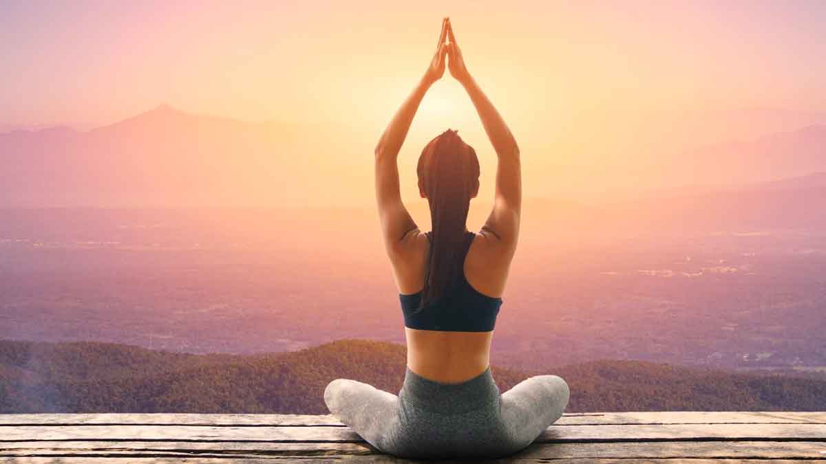 doing yoga daily can reduce your medical costs upto 43 percent 