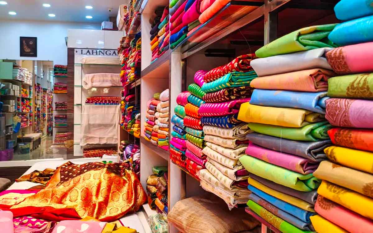 where to buy banaras sarees in varanasi 