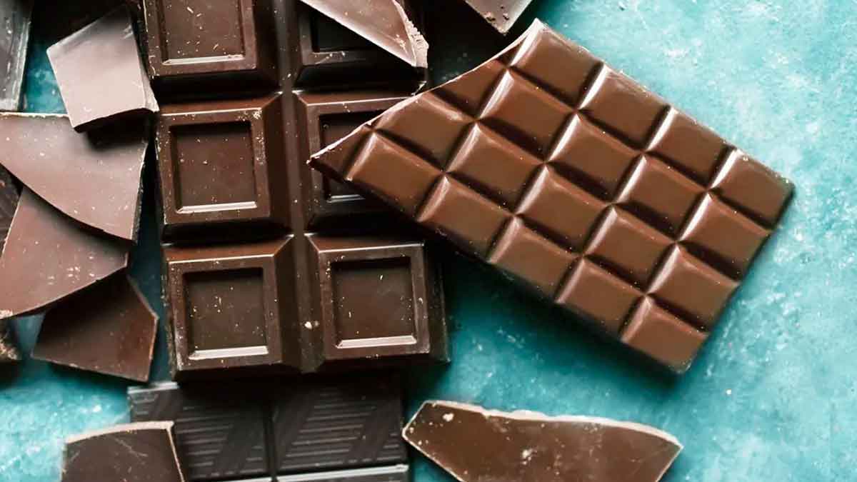 dark chocolates can help people with heart problems 