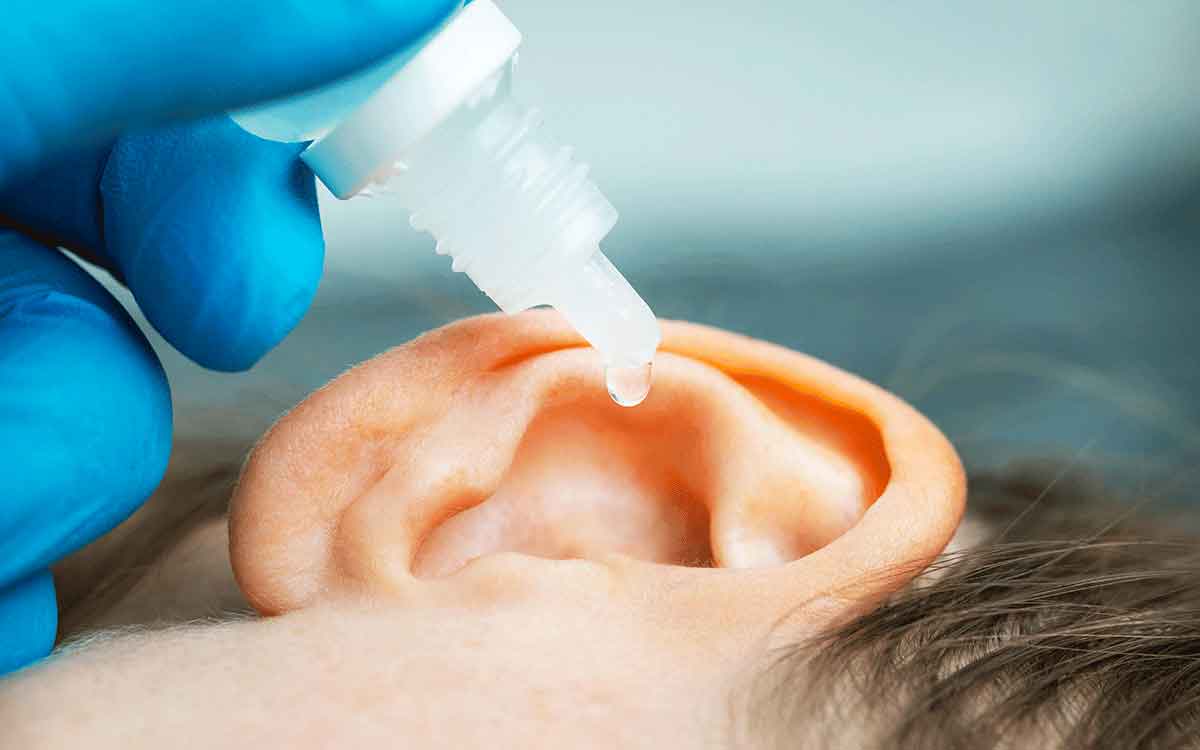 what happens if you pour hydrogen peroxide in ear 