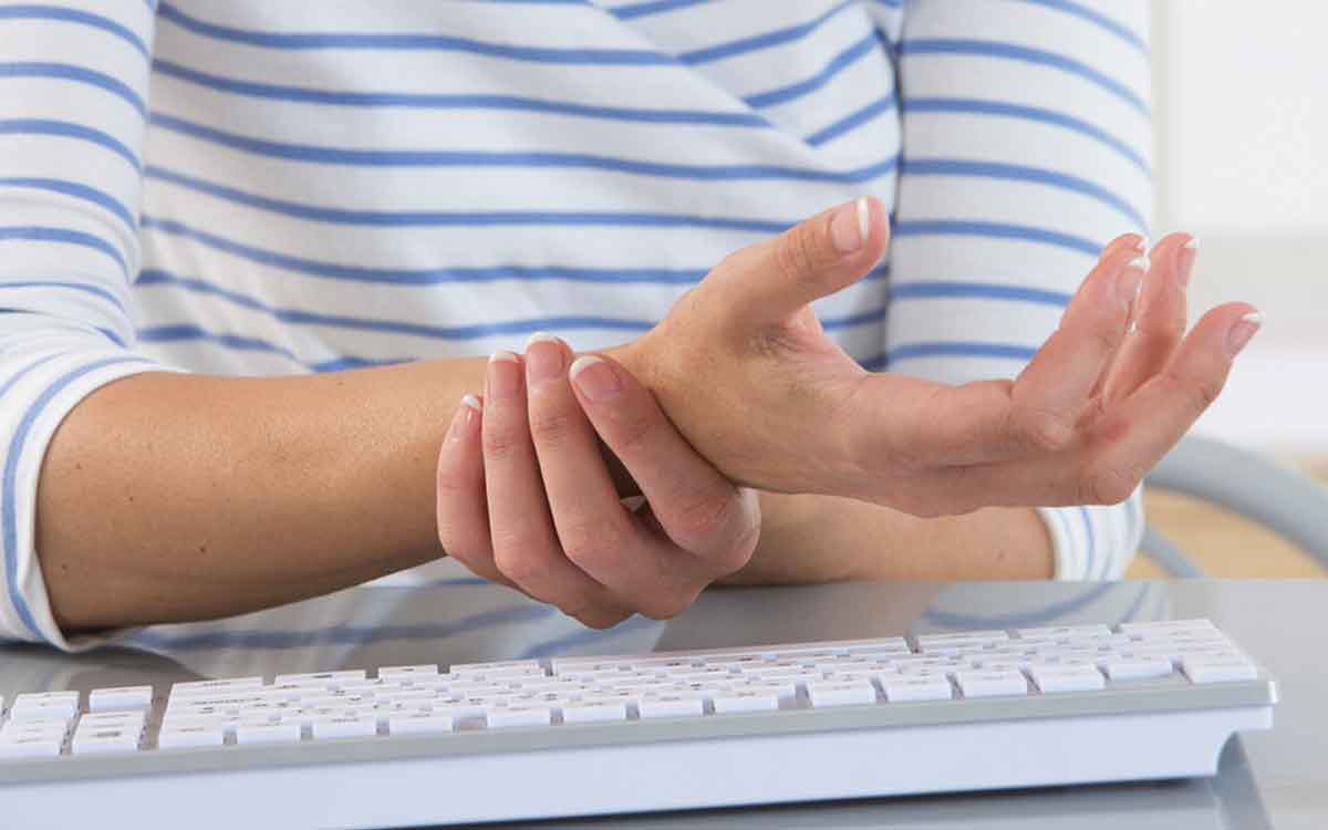 follow these simple exercises to get rid of keyboard pain 