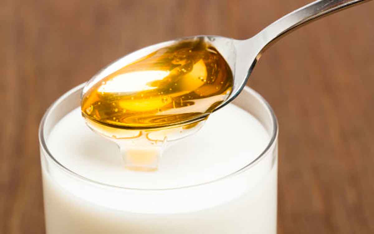 take milk with honey for wonderful health benefits 