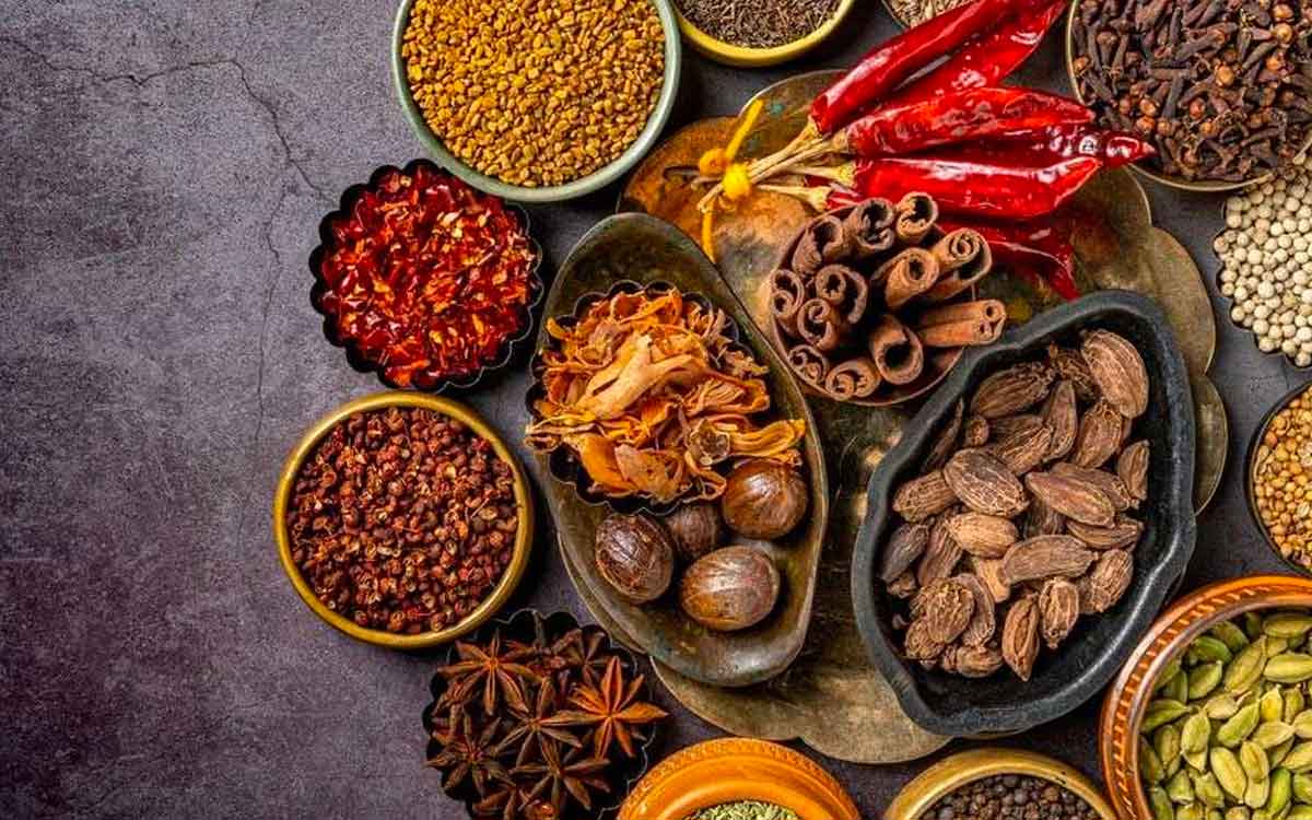 these spices in your kitchen gives many benefits 