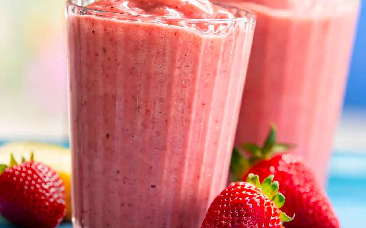 make banana and strawberry smoothie like this and take for many health benefits 