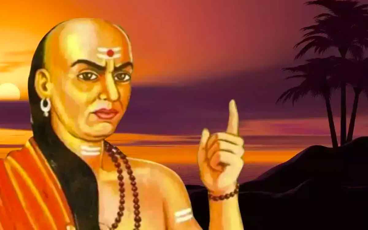 chanakya niti men should not share these matters to others 