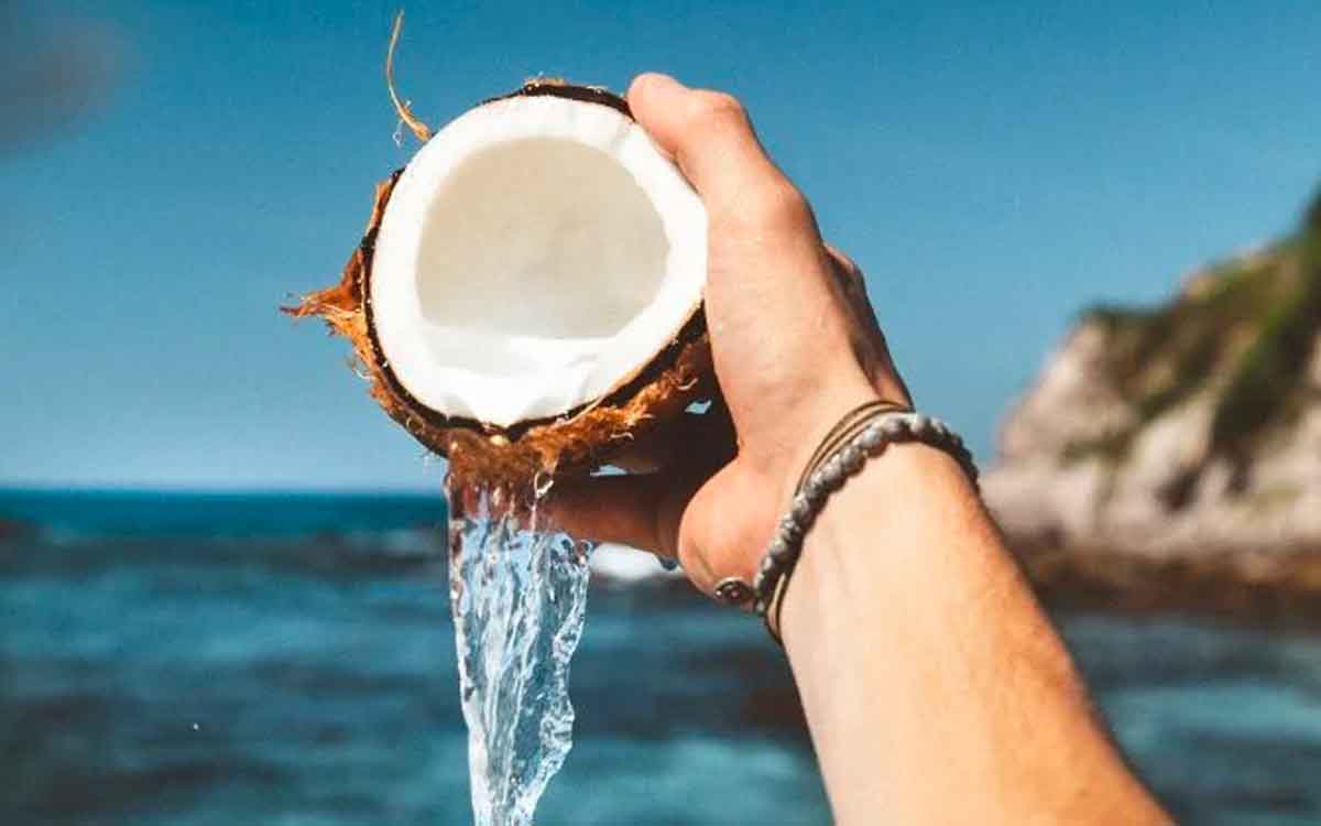 health benefits of drinking coconut water on empty stomach 