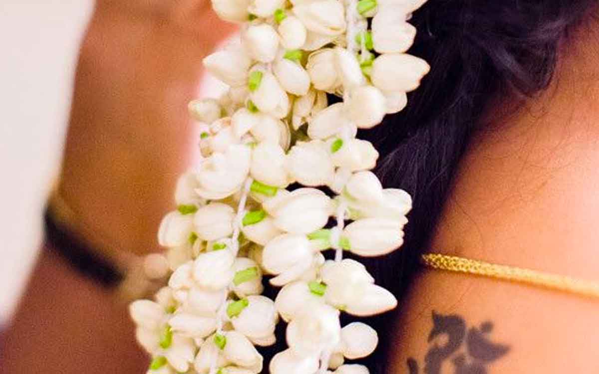 what happens if you give jasmine flowers to your wife 