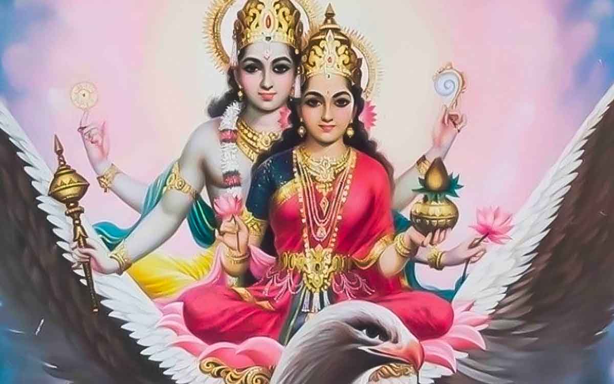 follow these remedies if you want lakshmi devi in your home 