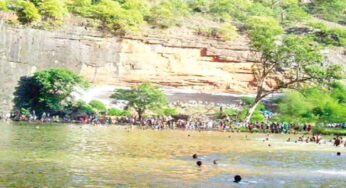 ఈ క్షేత్రాన్ని ఒక్క‌సారి ద‌ర్శిస్తే చాలు.. సంతానం లేని వారికి పిల్ల‌లు క‌లుగుతారు..