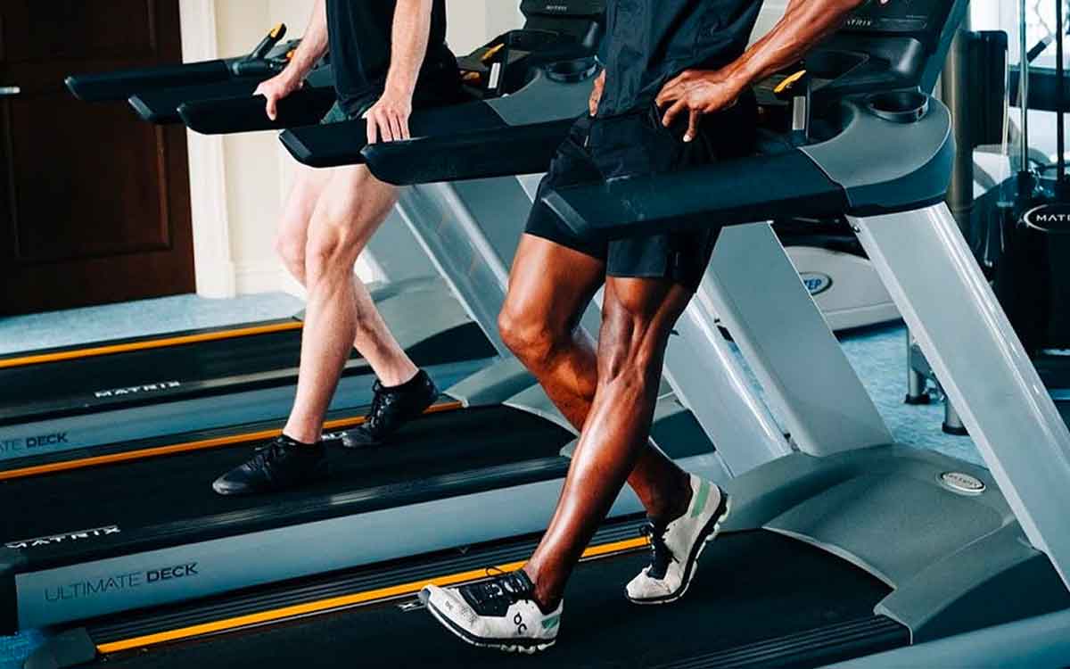 amazing health benefits of reverse walking 