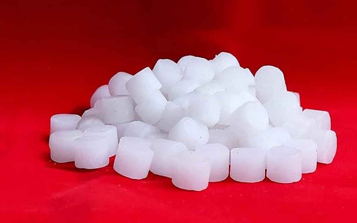 how camphor is made and what are its benefits 