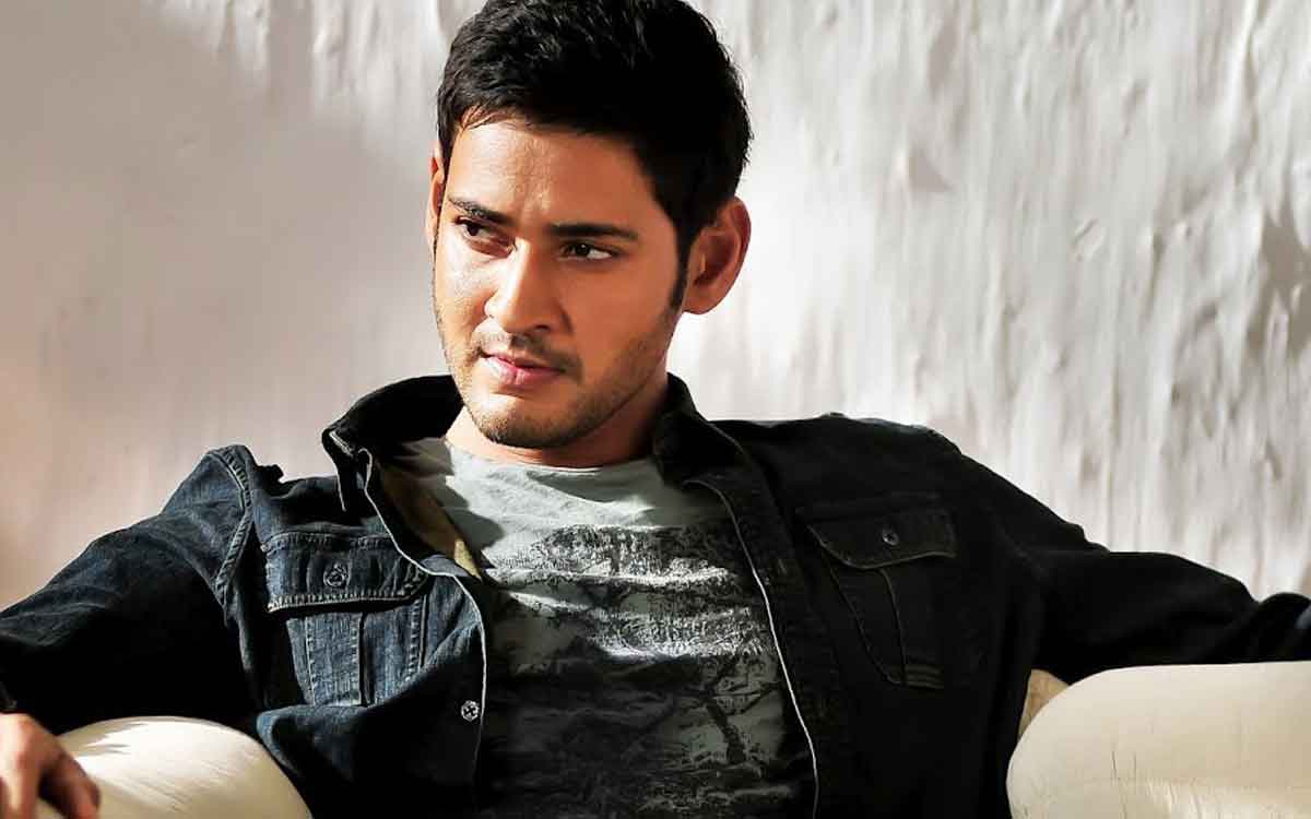mahesh babu reportedly taking big risk for his movie with rajamouli 