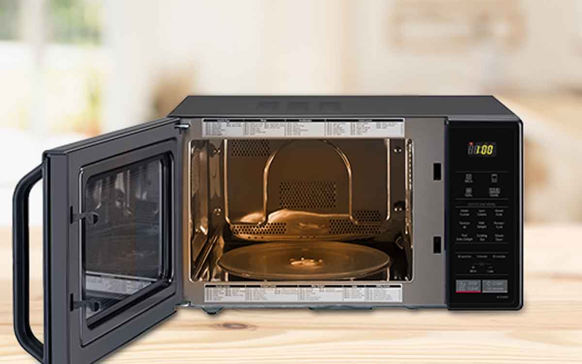 you should not cook these foods in microwave oven know why 